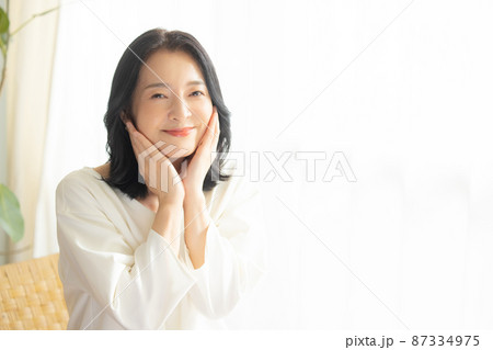 ビューティー　ミドル女性 87334975