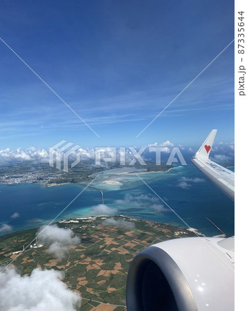 飛行機から見た沖縄 87335644