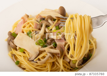 和風パスタ　(しめじとエリンギの醤油バター) 87335760