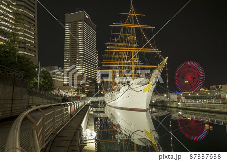 みなとみらい横浜　日本丸の夜景　帆船 87337638