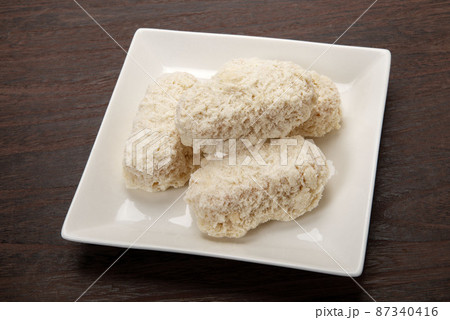 調理前の冷凍カニクリームコロッケ 87340416