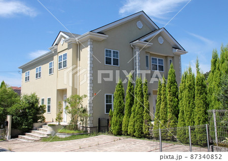 北米風の切妻屋根の落ち着いた雰囲気の瀟洒な美しい高級感のある邸宅 北米風の切妻屋根の落ち着いた雰囲気の瀟洒な美しい高級感のある邸宅 87340852