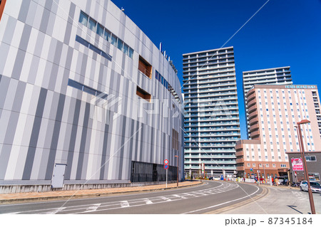 海老名駅西口 そらかぜ通りのららぽーと海老名と高層マンション 海老名駅西口 そらかぜ通りのららぽーと海老名と高層マンション 87345184