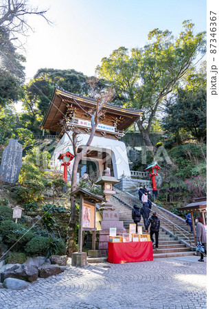 【神奈川県】龍宮城を模した江島神社の瑞心門 87346367