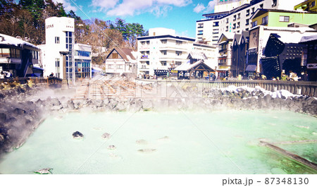 湯畑の全景 87348130