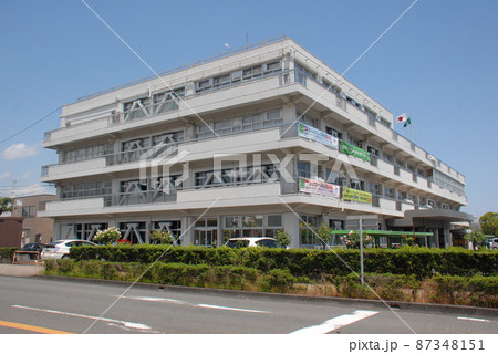 島田市役所庁舎を西側から見る(静岡県島田市) 87348151