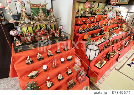 ひな壇飾り 87349674
