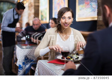 Couple celebrating anniversary in restaurant 87350045