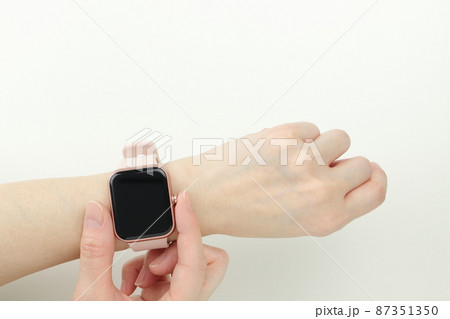 スマートウォッチ 87351350