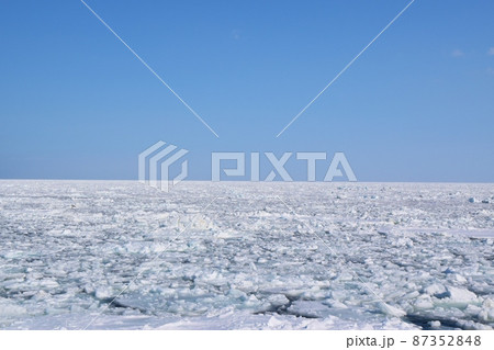 紋別の流氷の海　北海道 87352848