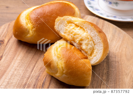 クリームパン 87357792