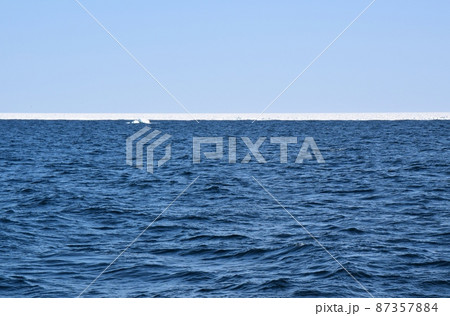 紋別の沖の流氷帯 北海道 紋別の沖の流氷帯 北海道 87357884