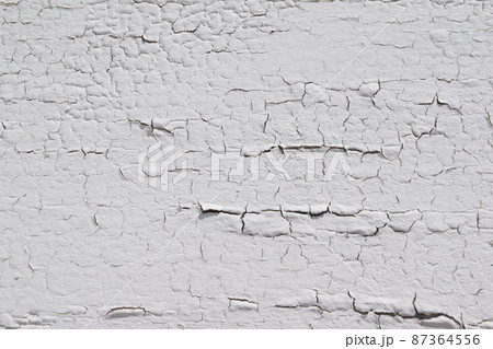 ひび割れた白い塗装 87364556