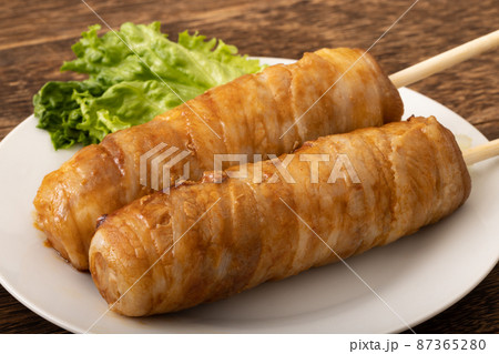 肉巻きおにぎり　肉巻きおにぎり棒 87365280