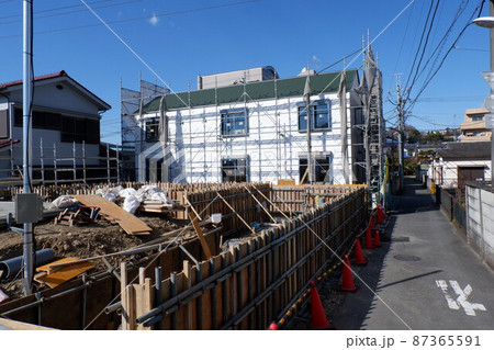 建設中のアパート 建設中のアパート 87365591