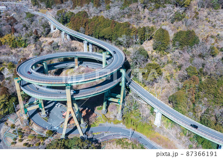 空撮「静岡県」川津七滝ループ橋 87366191