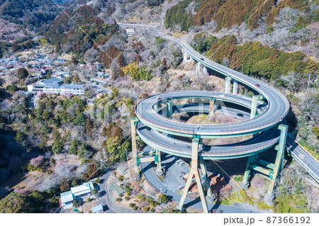 空撮「静岡県」川津七滝ループ橋 87366192
