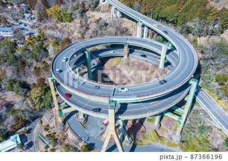 空撮「静岡県」川津七滝ループ橋 87366196