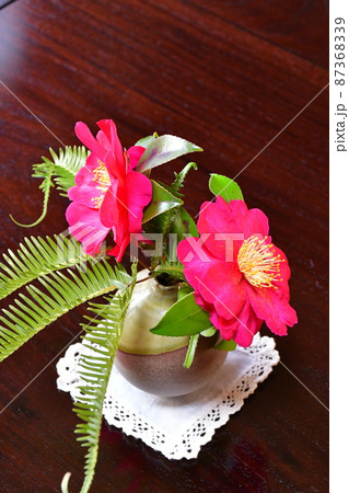 生け花 和室の一輪挿し 生け花 和室の一輪挿し 87368339