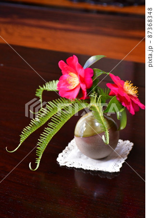 生け花 和室の一輪挿し 生け花 和室の一輪挿し 87368348