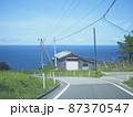 海の見える坂道 87370547