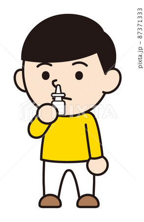 点鼻薬を使う男性 87371333