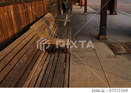 旧大社駅にあるベンチ  87371509
