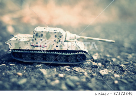 ミニチュアの戦車 87372846