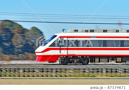 鉄道　私鉄：東武鉄道 特急りょうもう14号　200系 87374671