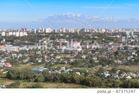 キエフ中心部(テレビ塔)を望む(キエフ空港上空より空撮) キエフ中心部(テレビ塔)を望む(キエフ空港上空より空撮) 87375297