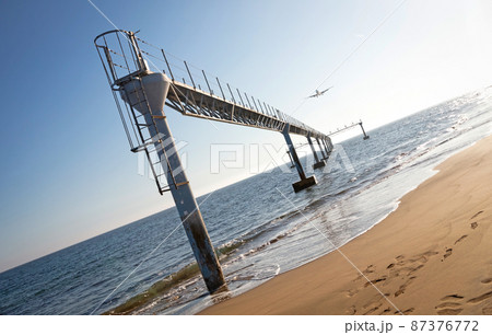 Airplane landing in Lanzarote airport 87376772