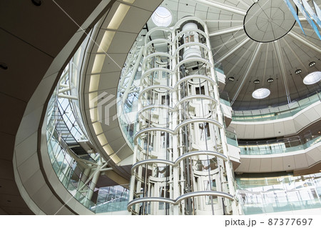 羽田空港第2ターミナル　エレベーター 87377697