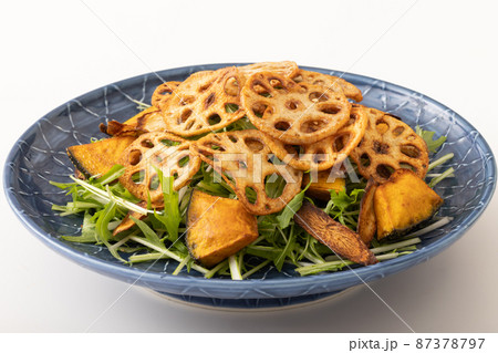 蓮根チップスと素揚げ野菜のサラダ 蓮根チップスと素揚げ野菜のサラダ 87378797
