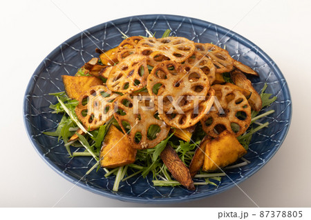 蓮根チップスと素揚げ野菜のサラダ 87378805