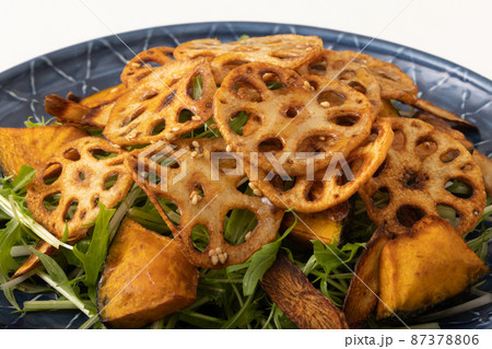 蓮根チップスと素揚げ野菜のサラダ 87378806