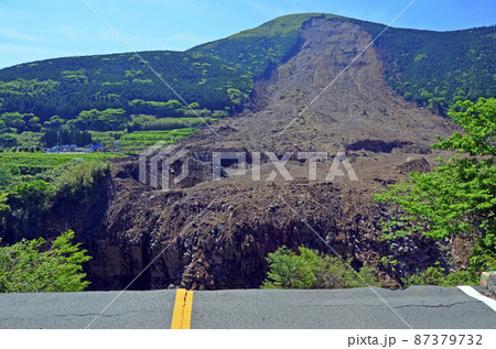 【パステル原画 A5 2枚セット】天空の道（熊本地震前後の阿蘇） maxresdefault.jpg