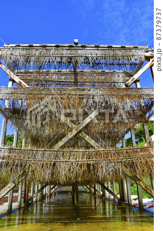 沖縄県うるま市の流下式塩田 87379737