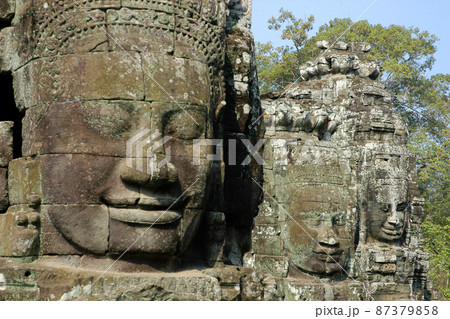 世界遺産アンコール・トムのバイヨン寺院 87379858