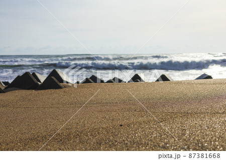 茨城県日立市　河原子海岸の波消しブロック 87381668