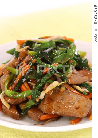 レバニラ炒め レバー肉と野菜の炒め物 スタミナ料理 レバニラ炒め レバー肉と野菜の炒め物 スタミナ料理 87382039