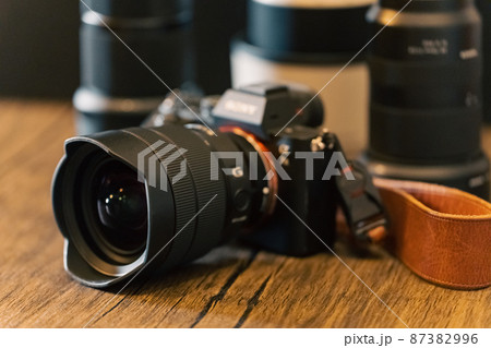 【デジタル】ミラーレス一眼と交換レンズ【フルサイズ】 87382996