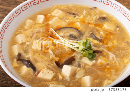 酸辣湯麺　(サンラータン麺・スーラータン麺) 87383173