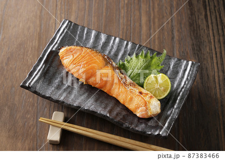 焼いた塩銀鮭 焼いた塩銀鮭 87383466