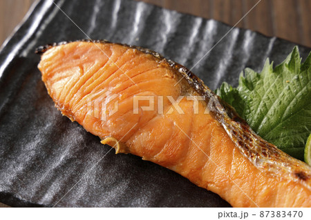 焼いた塩銀鮭 焼いた塩銀鮭 87383470