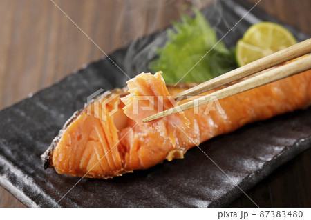 焼いた塩銀鮭 87383480