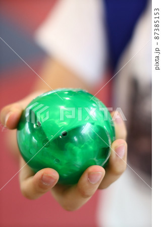 ガチャ ガチャ 87385153