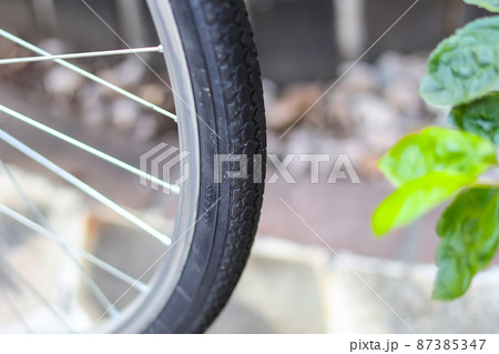 自転車のタイヤ 87385347
