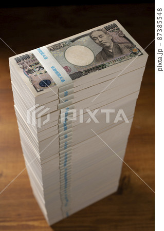 積み上げた一万円の札束（一億円）の写真素材 [87385548] - PIXTA