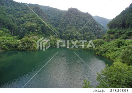 大仁田ダムの大仁田湖 87386393