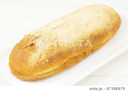 きな粉がかかった美味しい揚げパン 87386879